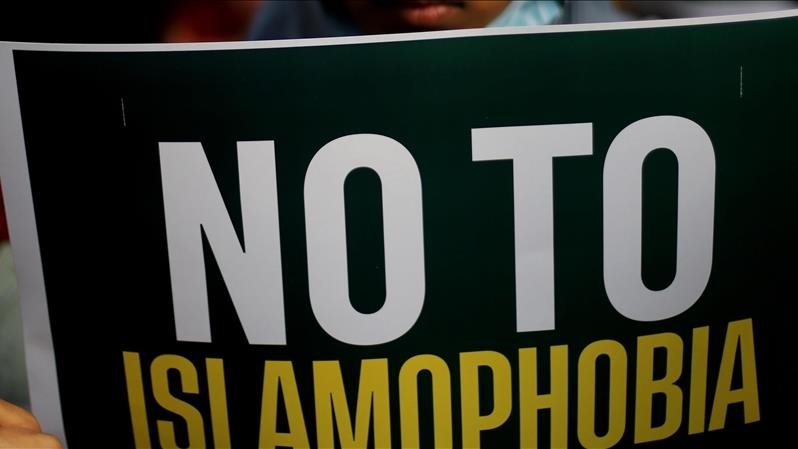 How U.S. Media Frames Muslims as "Terrorists": A History of Islamophobic Narratives 2 Islamophobia in U.S